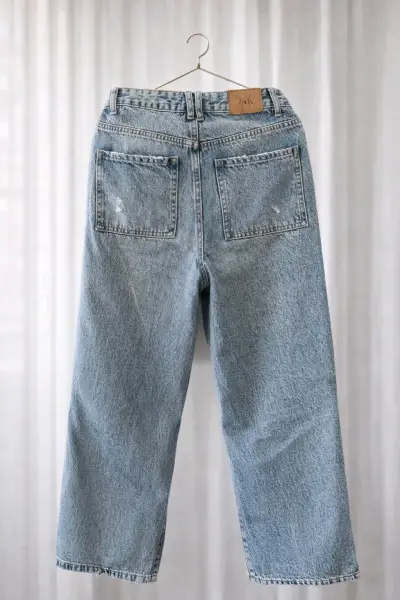 Jeans azul desgastado - miniatura 2