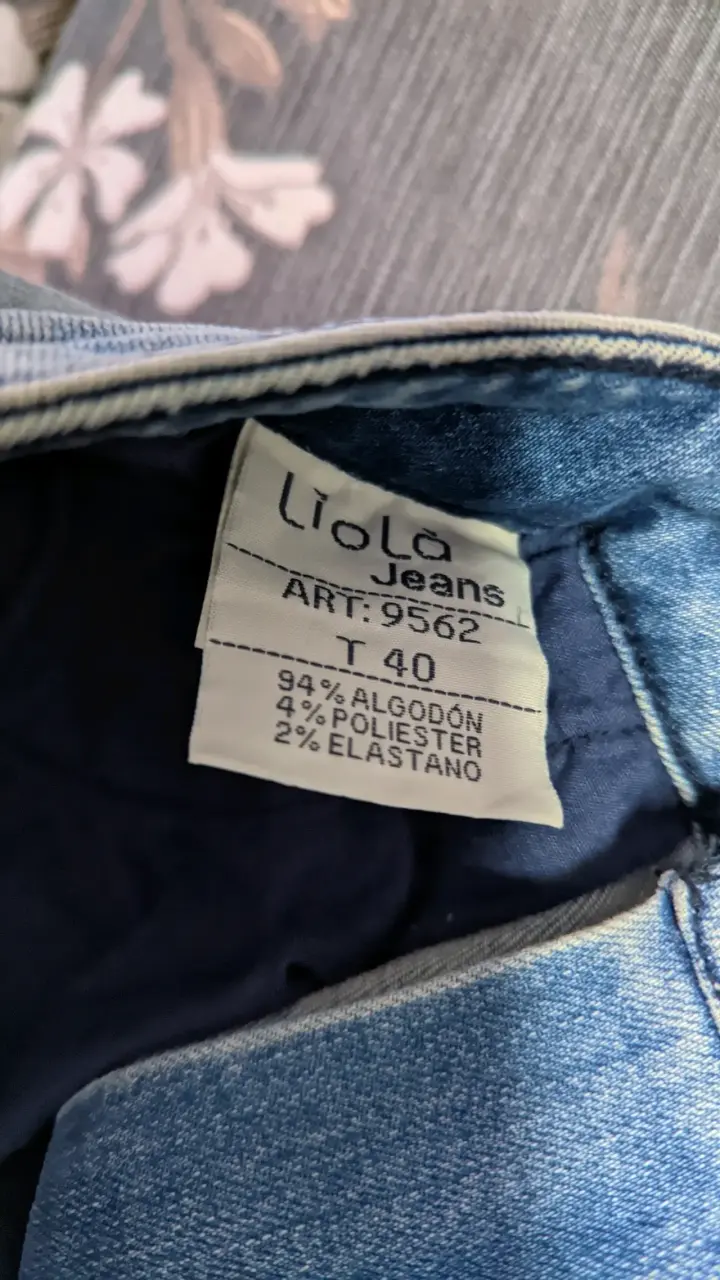 Jeans azul con bordado floral Liolá 40 - 4