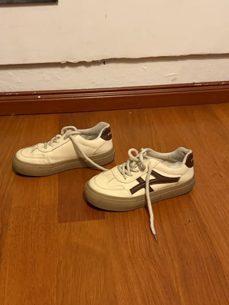 Zapatillas blancas de calle - 5