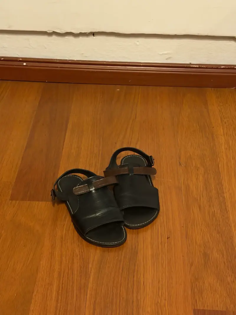 Sandalias negras de cuero - 2
