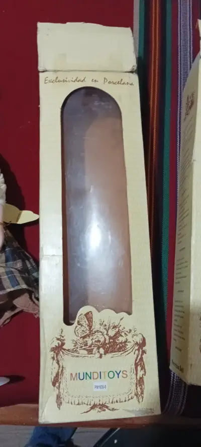 Muñeca de porcelana vintage - miniatura 3