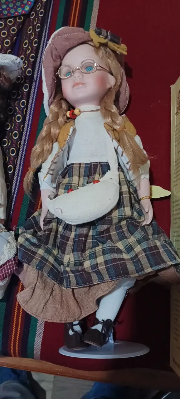 Muñeca de porcelana vintage - 4