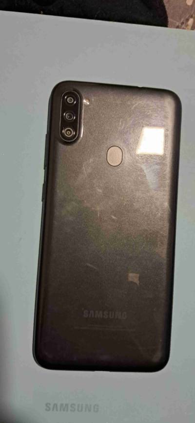 Smartphone Samsung negro usado - miniatura 1