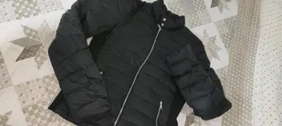 Chaqueta ZARA, negra ajustada - miniatura 1