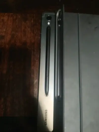Tablet con teclado negro - miniatura 2