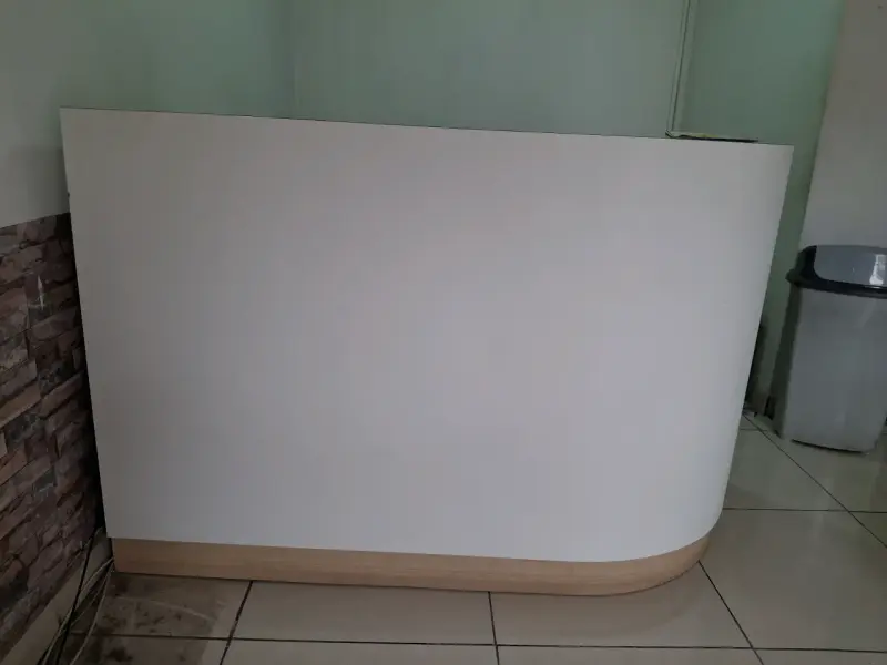 Mostrador de recepción blanco - 1