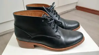 Botines negros de cuero - miniatura 1