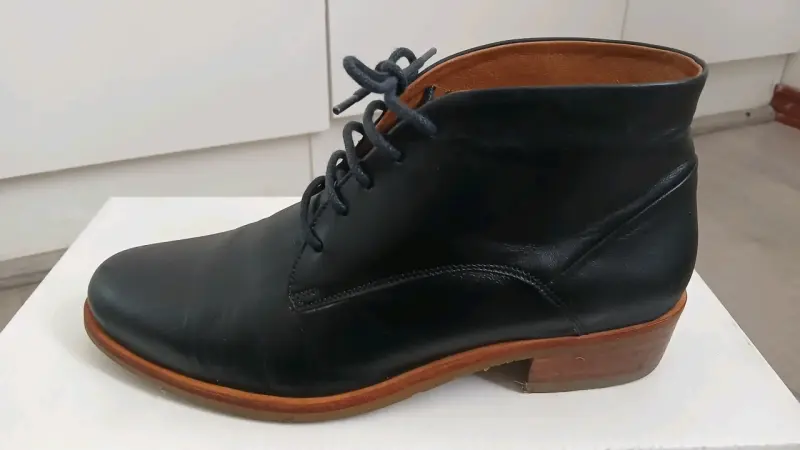 Botines negros de cuero - 4