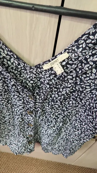 Blusa negra con estampado floral Esprit 38 - miniatura 3