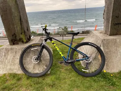 Bicicleta montaña Trek azul Marlin 5 - miniatura 1