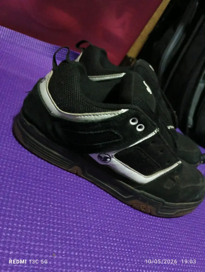 se venden dvs negras con blanco - 2