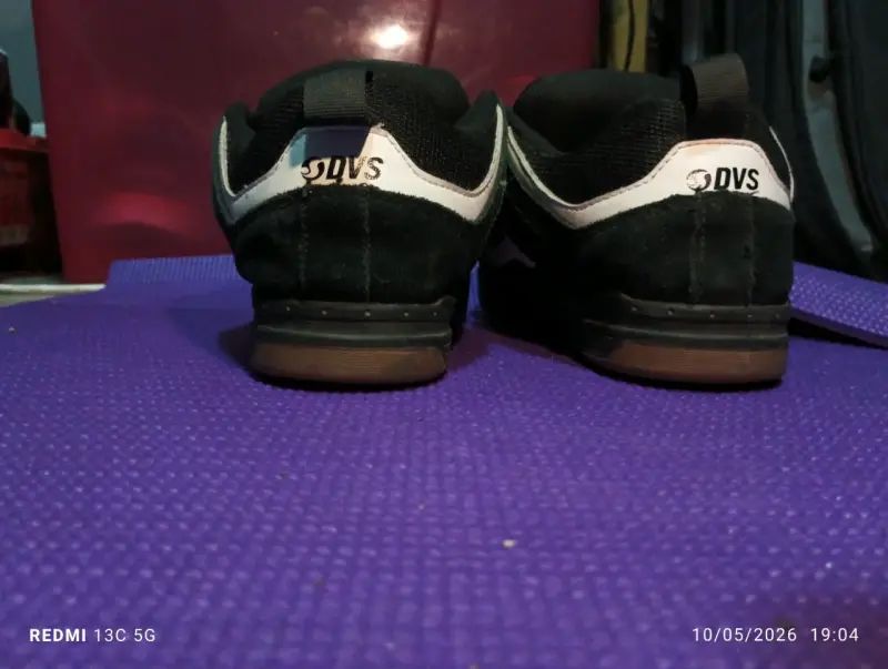 se venden dvs negras con blanco - 3