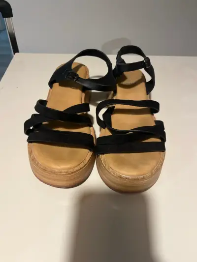 Sandalias negras con plataforma Gotta - miniatura 1