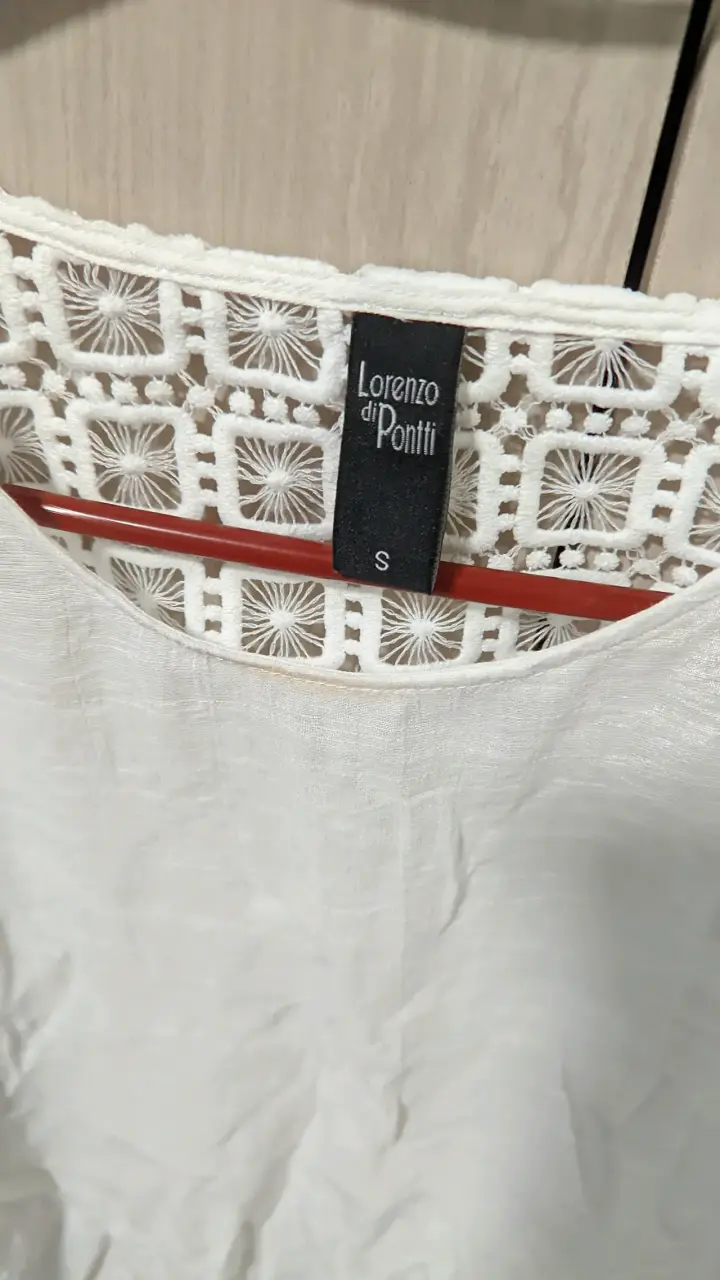 Blusa blanca  botones decorativos Lorenz di Pontti - 3