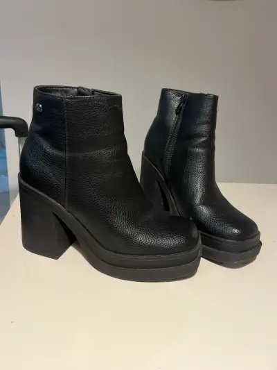 Botines negros de cuero - miniatura 2