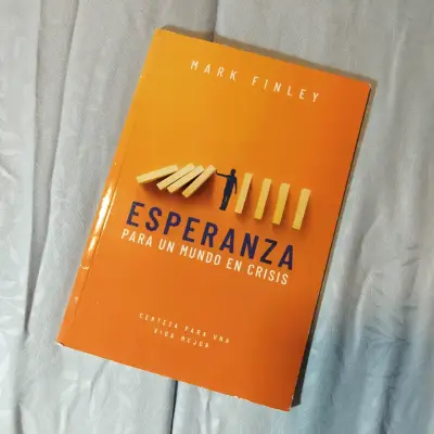Libro "Esperanza para un Mundo en Crisis" - miniatura 1