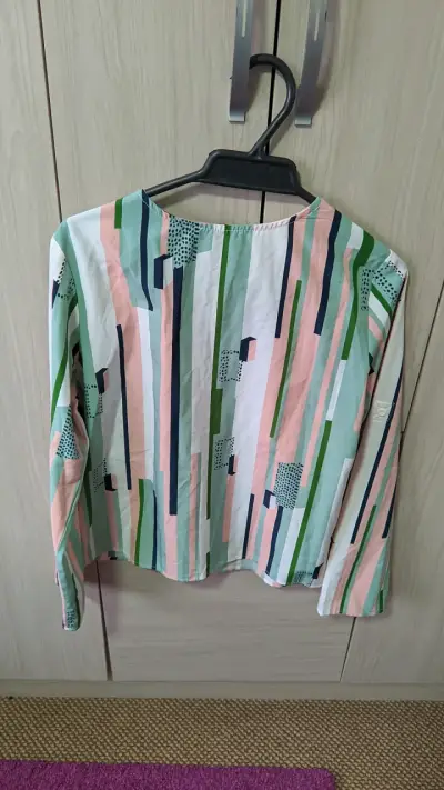 Blusa estampada Shein M - miniatura 2