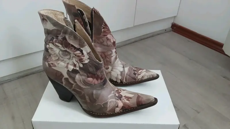 Botines de cuero florales - 2