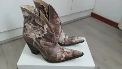 Botines de cuero florales - miniatura 2