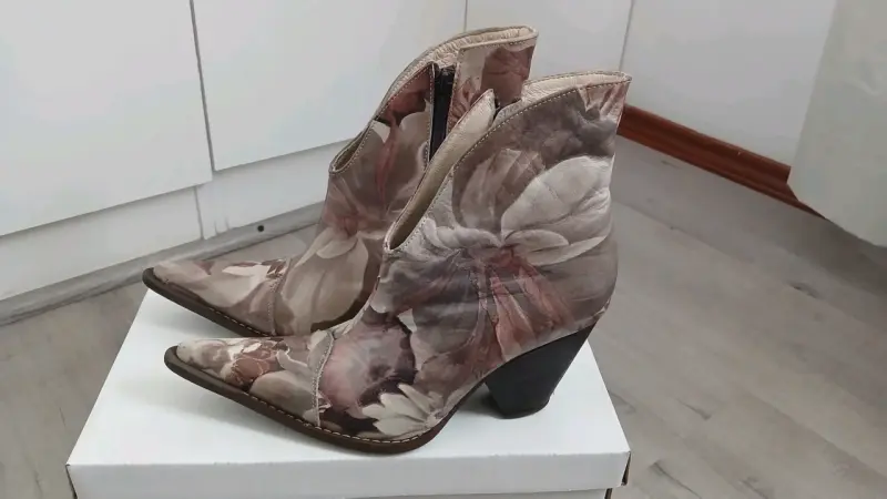 Botines de cuero florales - 3