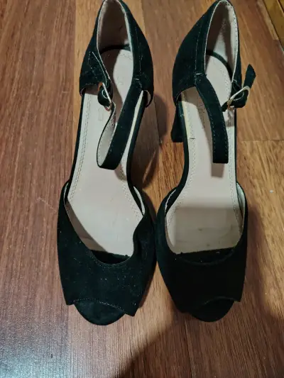 Zapatos de tacón negros - miniatura 1