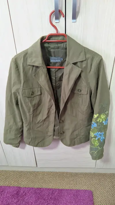 Chaqueta verde con bordado floral 38 - miniatura 1