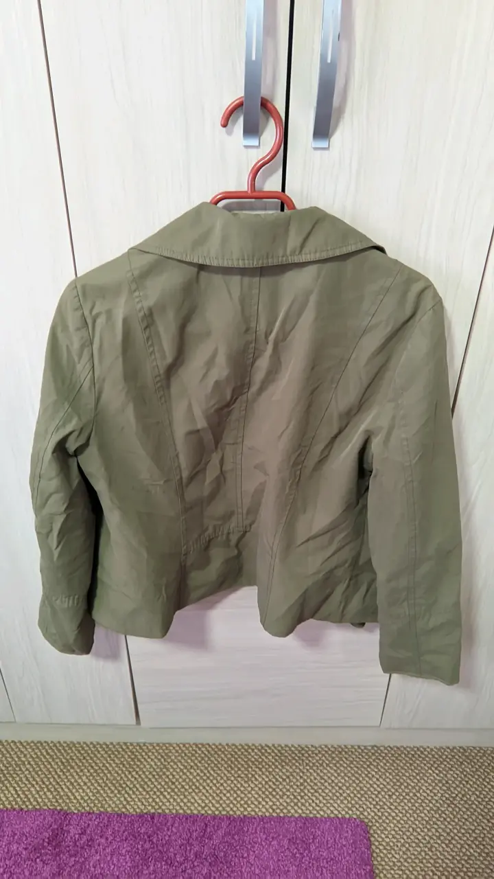 Chaqueta verde con bordado floral 38 - 2