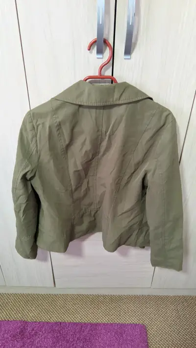 Chaqueta verde con bordado floral 38 - miniatura 2