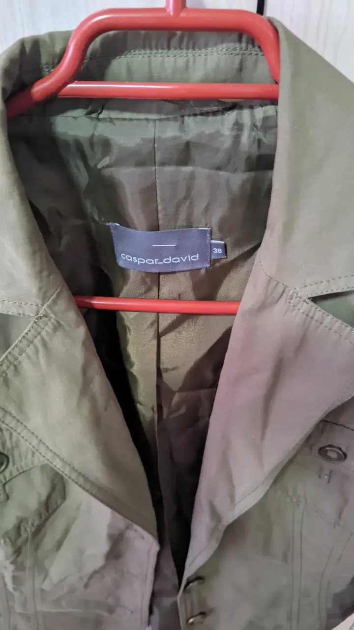 Chaqueta verde con bordado floral 38 - 3