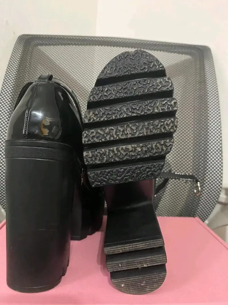 Zapatos de cuero negros con plataforma - 1
