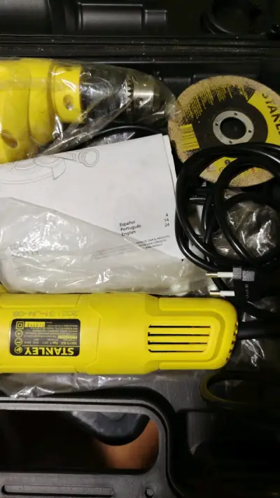 Taladro Stanley amarillo - miniatura 1