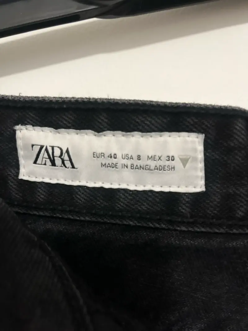 Jeans negros rectos Zara - 4
