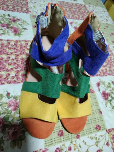 Sandalias coloridas de gamuza - miniatura 1