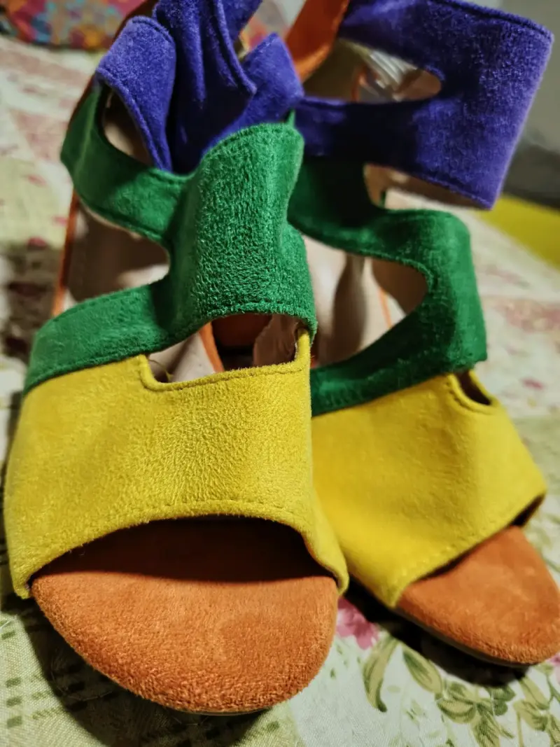 Sandalias coloridas de gamuza - 4