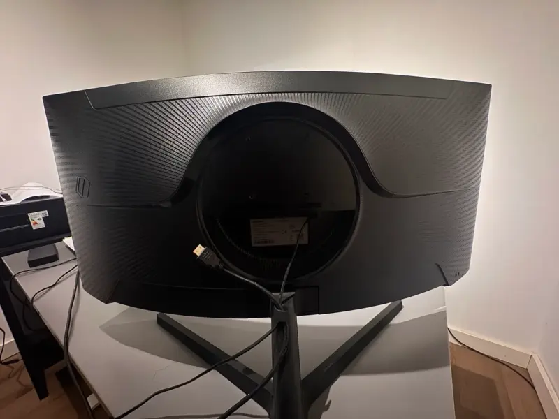 Monitor curvo LED - 4