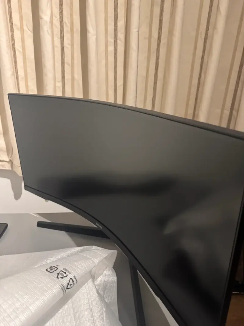 Monitor curvo LED - 5