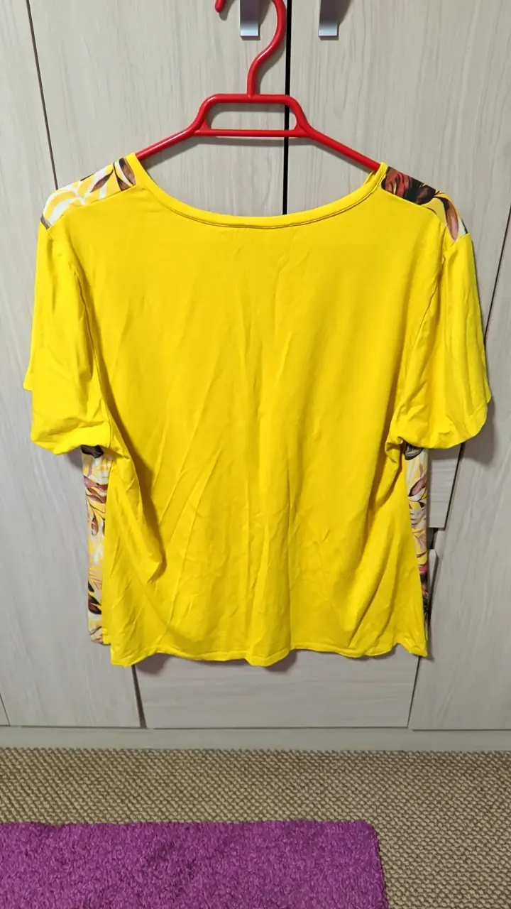 Polera amarilla floreada XL - 2