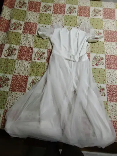 Vestido de novia blanco elegante - miniatura 1
