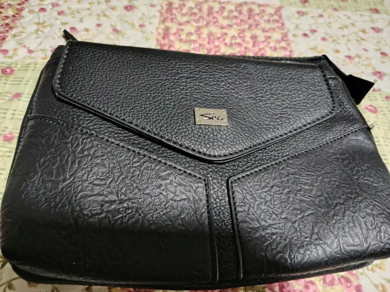 Cartera negra de mano elegante - 2