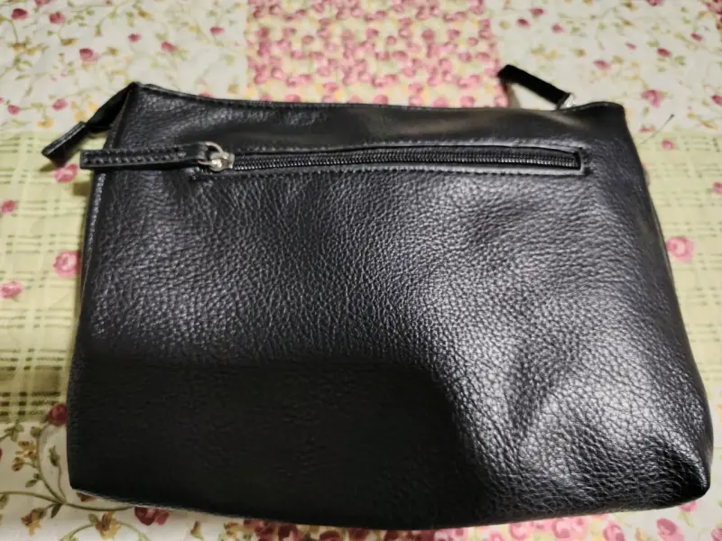 Cartera negra de mano elegante - 4