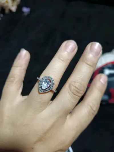 Anillo con piedra roja - miniatura 3