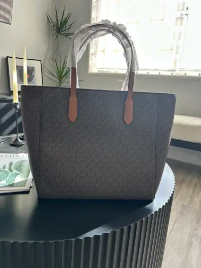 Bolso Michael Kors con funda - miniatura 3
