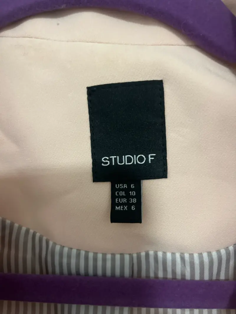 Blazer beige para mujer - 4