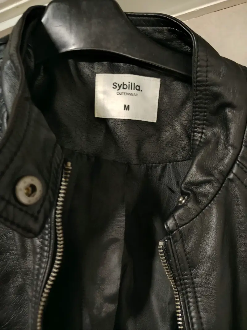 Chaqueta de cuero negra Sybilla - 3