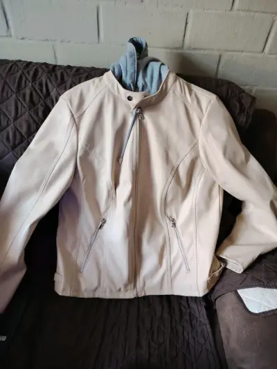 Chaqueta beige con cierre - miniatura 1