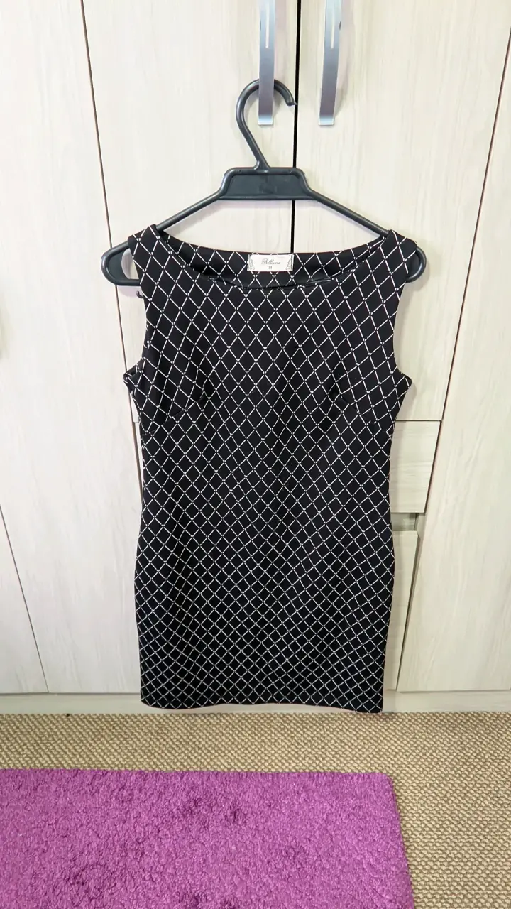 Vestido negro con patrón geométrico M - 1