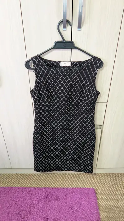 Vestido negro con patrón geométrico M - miniatura 1