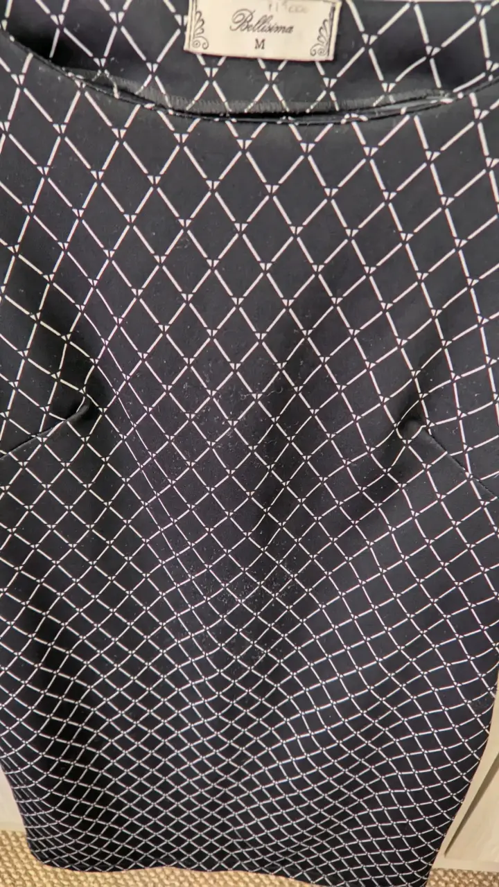 Vestido negro con patrón geométrico M - 3