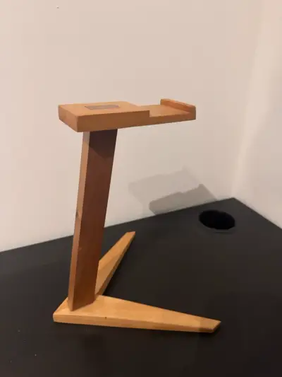 Soporte de madera para audífonos - miniatura 2