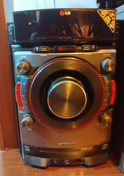 Sistema de sonido con parlantes - miniatura 2